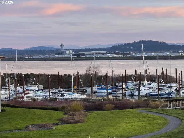 $1,995,000 | 5525 Southeast Scenic Lane, Unit 301, Vancouver, WA 98661