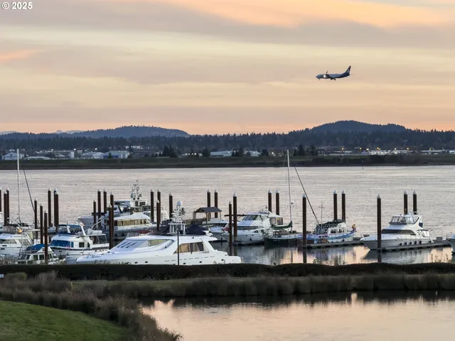 $1,995,000 | 5525 Southeast Scenic Lane, Unit 301, Vancouver, WA 98661