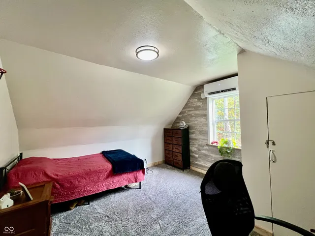 $279,900 | 7693 South Bob Allen Road, Freetown, IN 47235