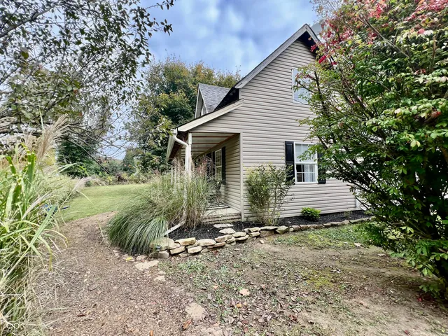 $279,900 | 7693 South Bob Allen Road, Freetown, IN 47235