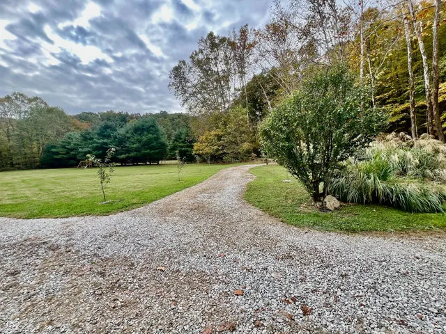 $279,900 | 7693 South Bob Allen Road, Freetown, IN 47235