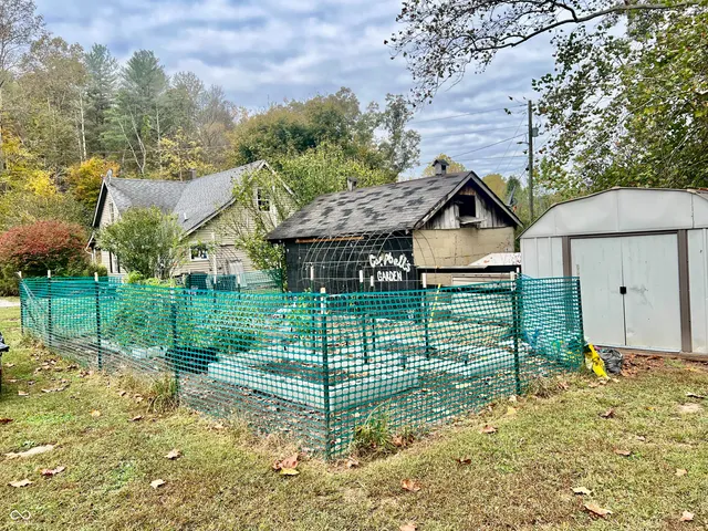 $279,900 | 7693 South Bob Allen Road, Freetown, IN 47235