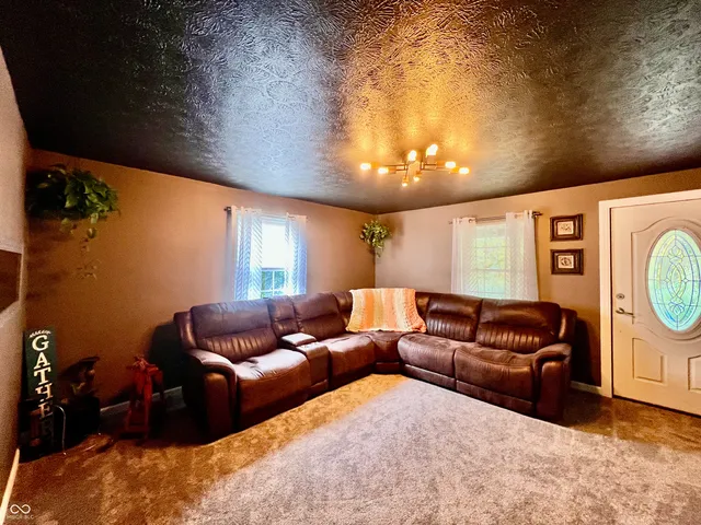 $279,900 | 7693 South Bob Allen Road, Freetown, IN 47235