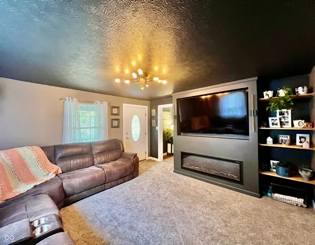 $279,900 | 7693 South Bob Allen Road, Freetown, IN 47235