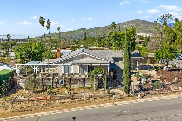 a view of a house with a outdoor space