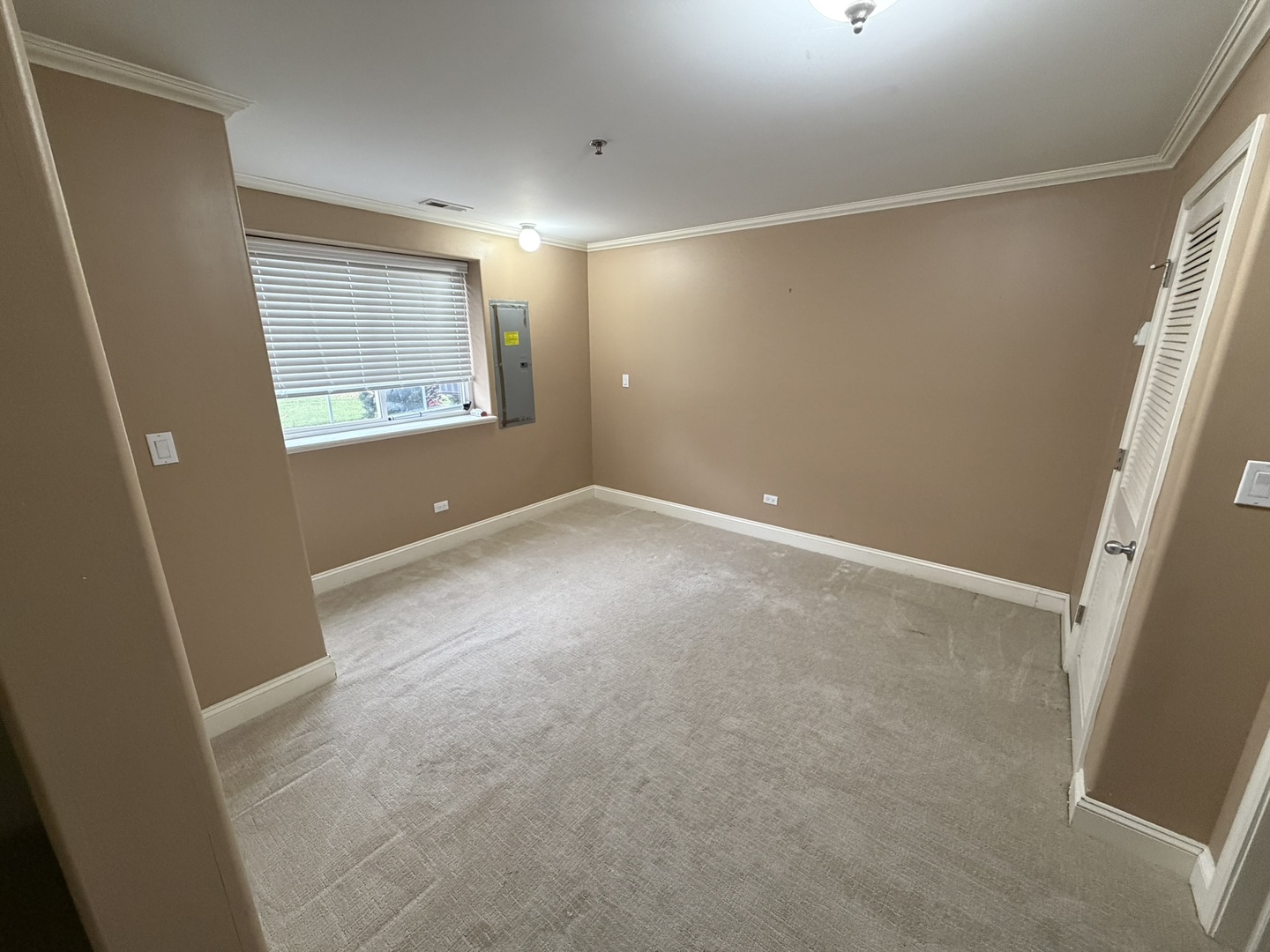 183 North Des Plaines River Road, Unit E2 Des Plaines, IL 60016 - Photo 20 of 25