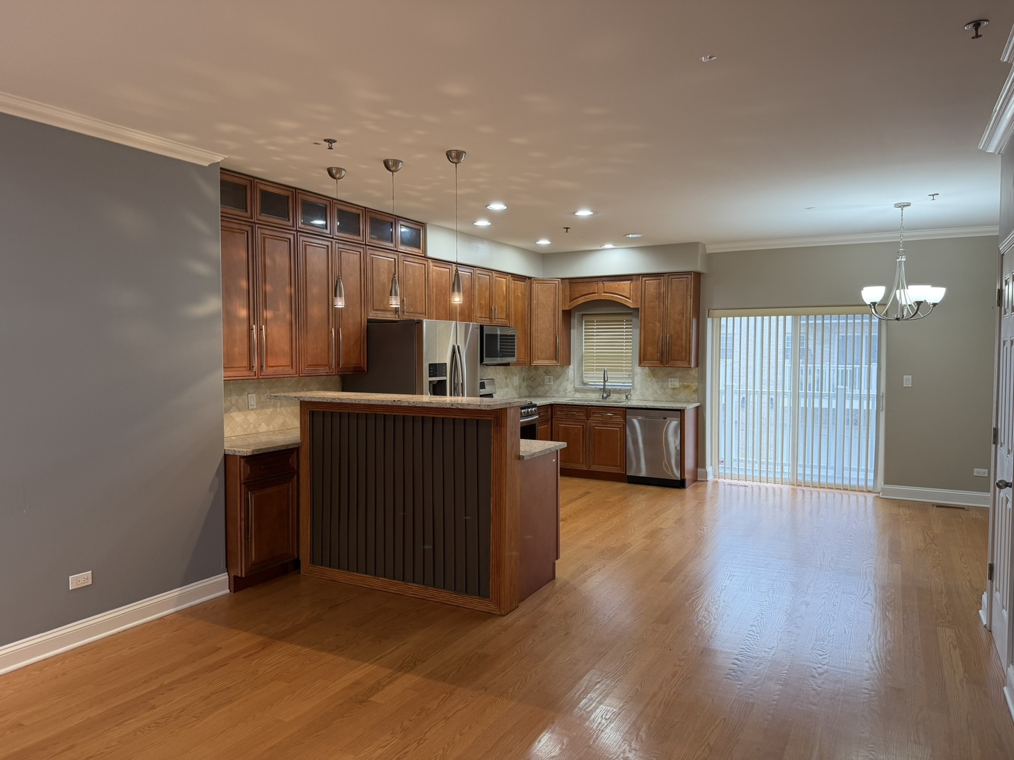 183 North Des Plaines River Road, Unit E2 Des Plaines, IL 60016 - Photo 22 of 25