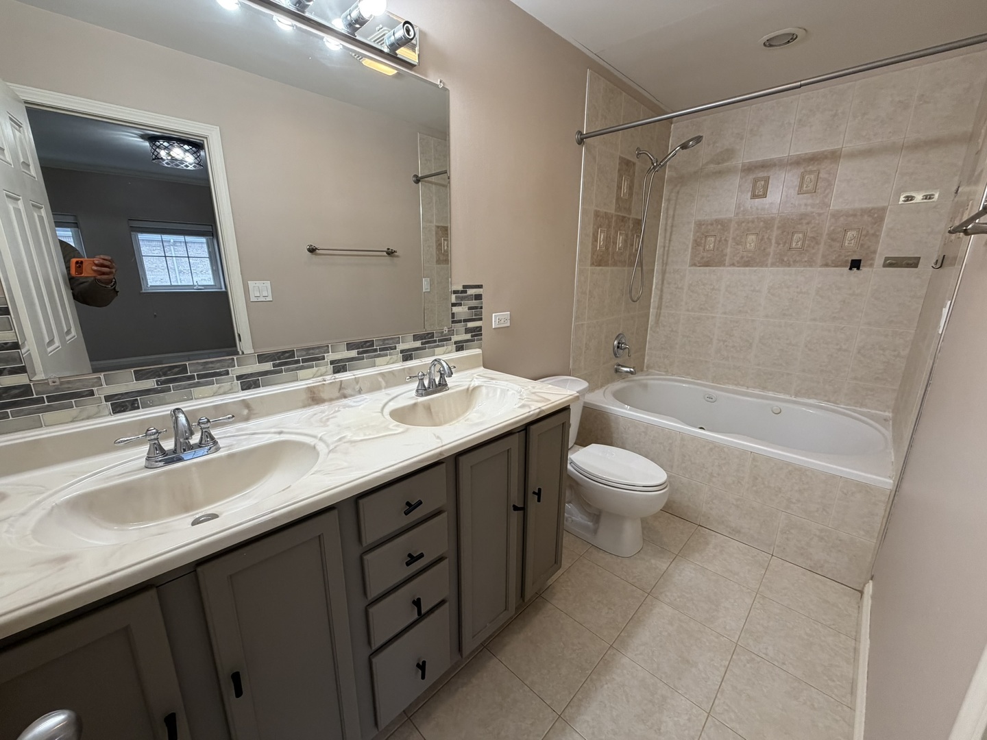 183 North Des Plaines River Road, Unit E2 Des Plaines, IL 60016 - Photo 24 of 25