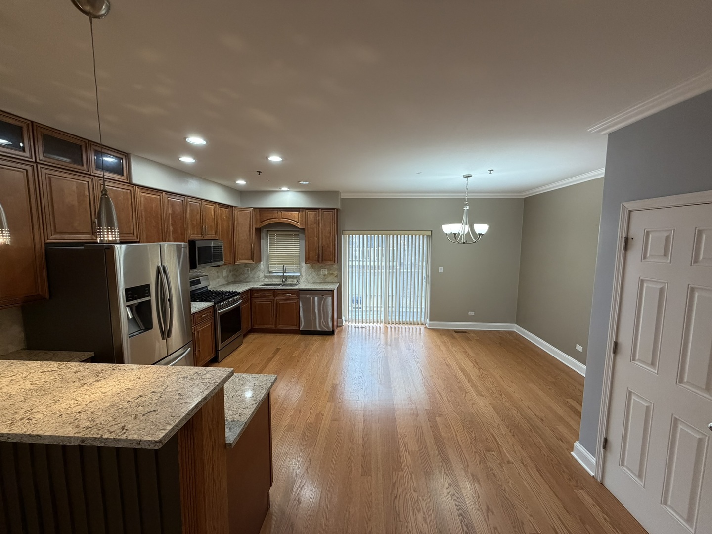 183 North Des Plaines River Road, Unit E2 Des Plaines, IL 60016 - Photo 9 of 25