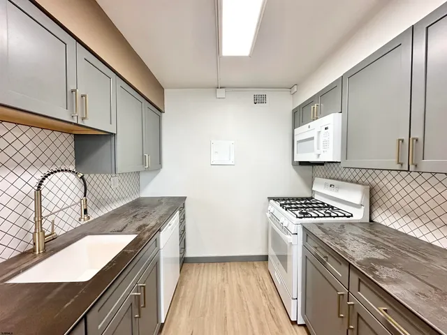 $1,800 | 3817 Ventnor Avenue, Unit 1201, Atlantic City, NJ 08401