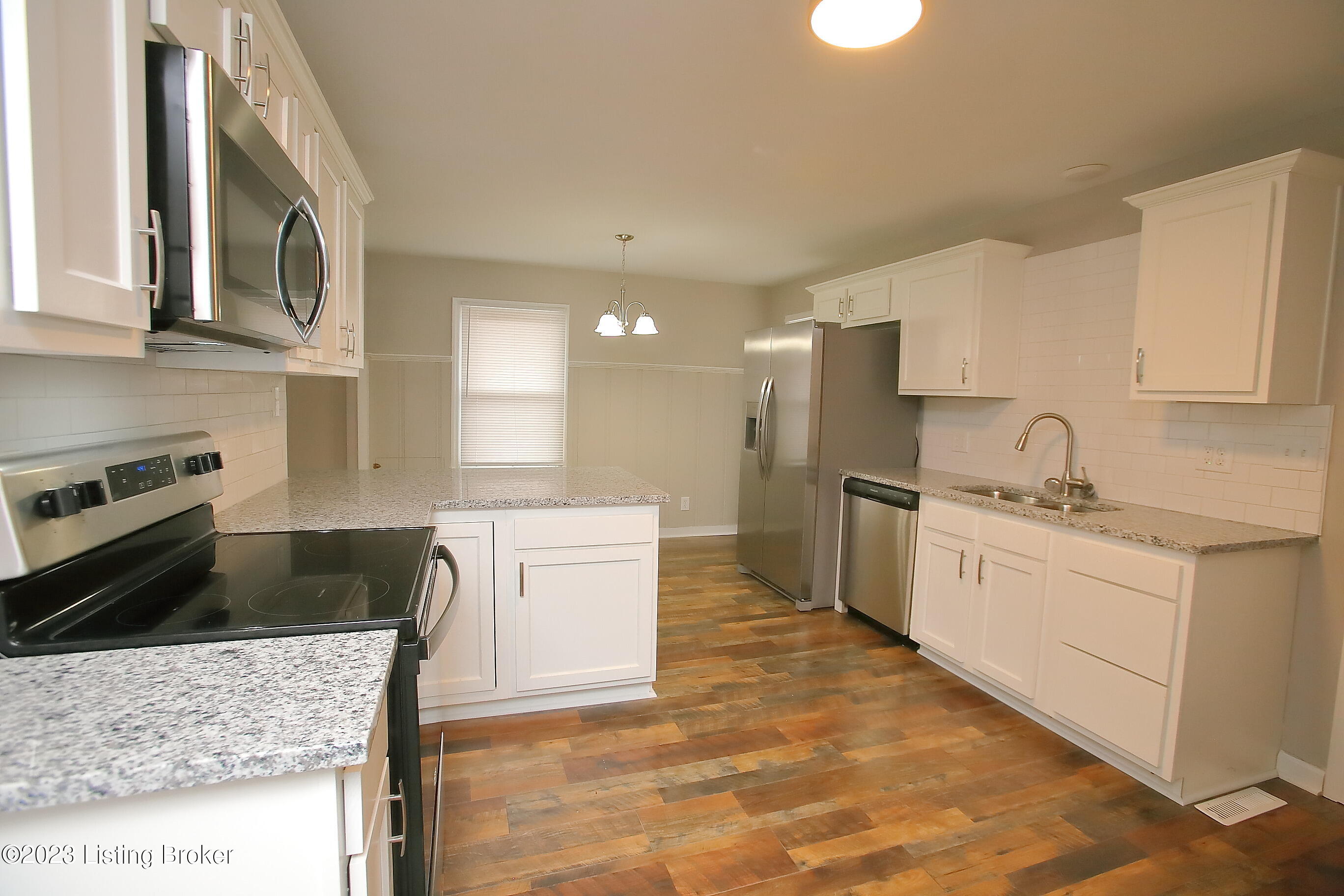 16 Welby Road Louisville, KY 40258 - Photo 12 of 44 Kitchen