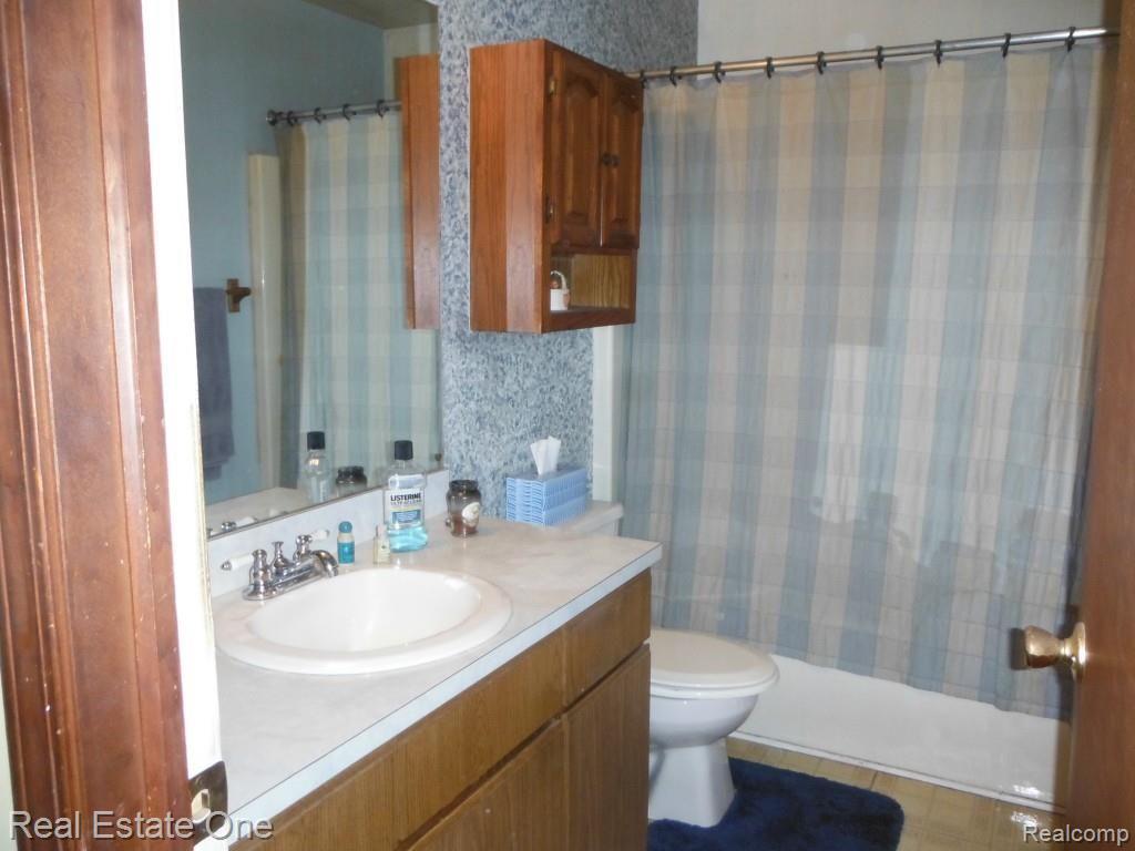 2935 Harding Street Pinckney, MI 48169 - Photo 14 of 21 DSCF1846.jpg