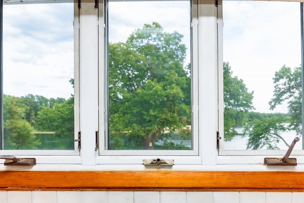 284 Lake Drive Springfield, MA 01151 - Photo 14 of 29