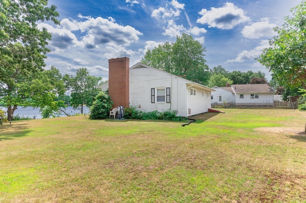 284 Lake Drive Springfield, MA 01151 - Photo 3 of 29