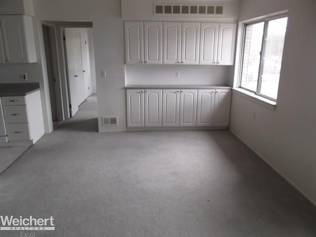 29157 Hayes Road, Unit 8 Warren, MI 48088 - Photo 10 of 15 31260613-9.JPG