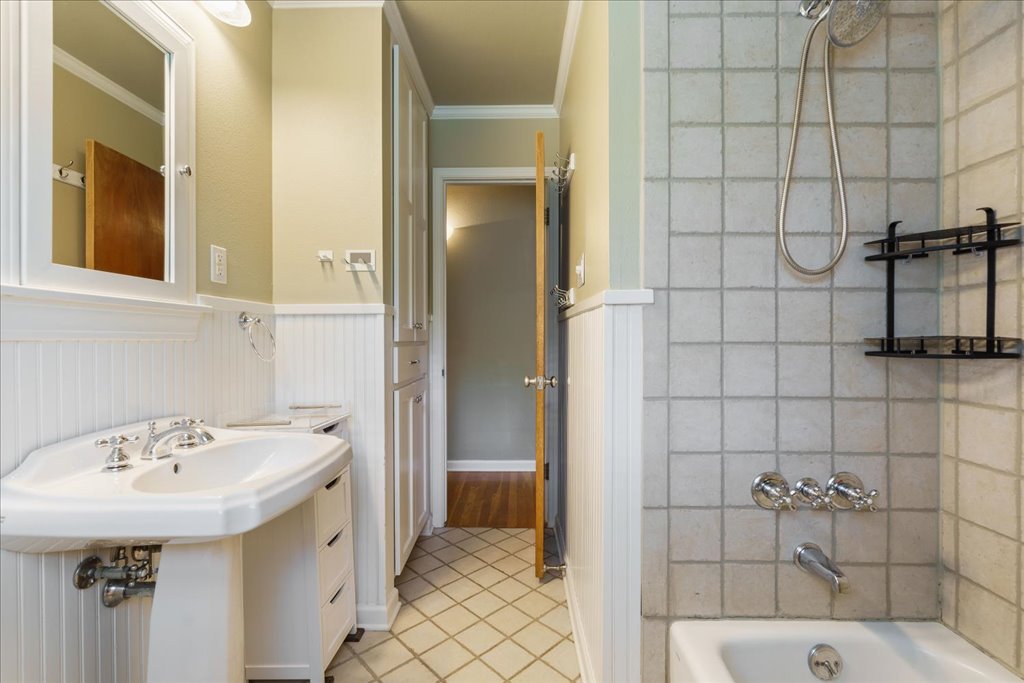 1205 Ruth Avenue Austin, TX 78757 - Photo 22 of 30