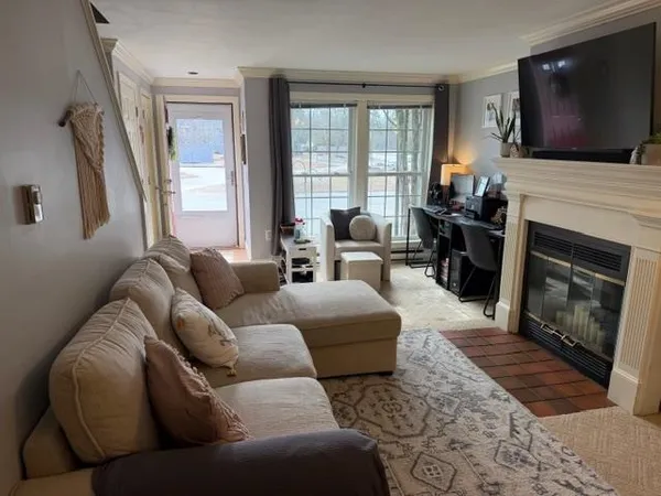 $268,000 | 41 Northeast Village Road, Concord, NH 03301