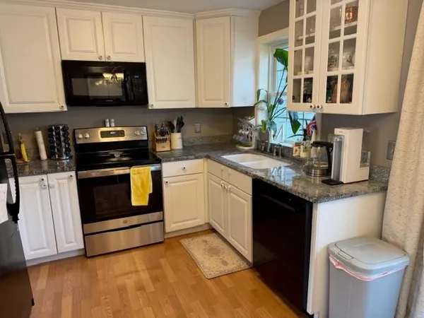 $268,000 | 41 Northeast Village Road, Concord, NH 03301