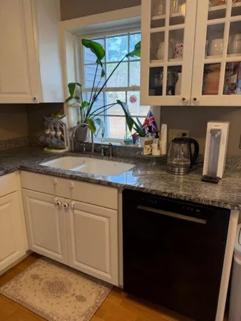 $268,000 | 41 Northeast Village Road, Concord, NH 03301