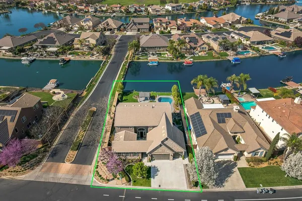 $890,000 | 4249 North Waterside Drive, Clovis, CA 93619
