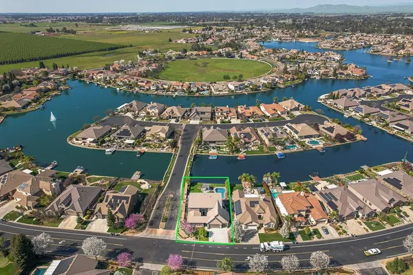 $890,000 | 4249 North Waterside Drive, Clovis, CA 93619