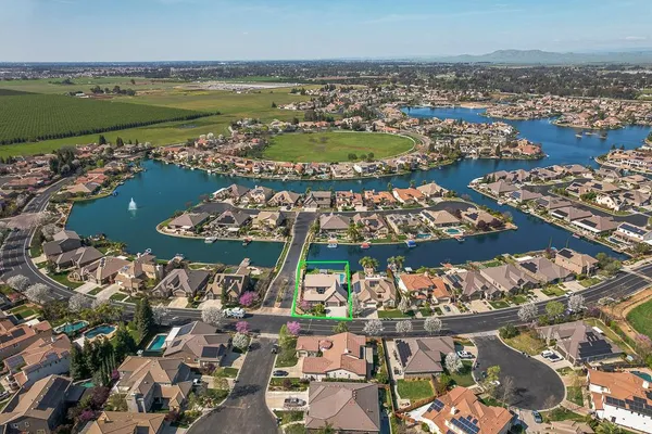 $890,000 | 4249 North Waterside Drive, Clovis, CA 93619