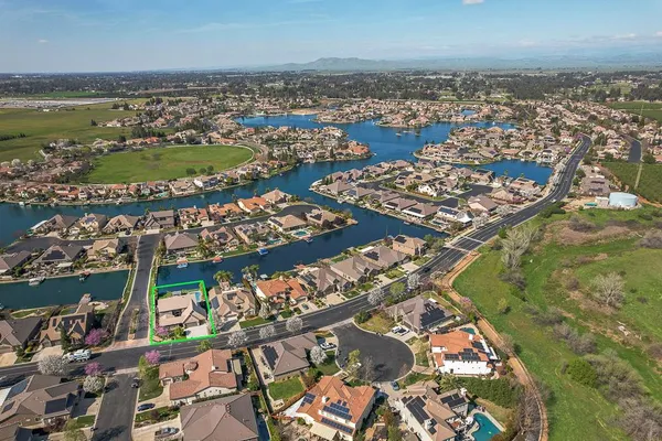$890,000 | 4249 North Waterside Drive, Clovis, CA 93619