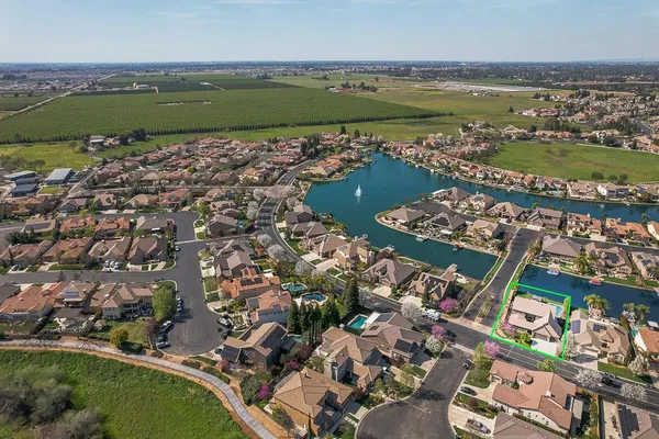 $890,000 | 4249 North Waterside Drive, Clovis, CA 93619