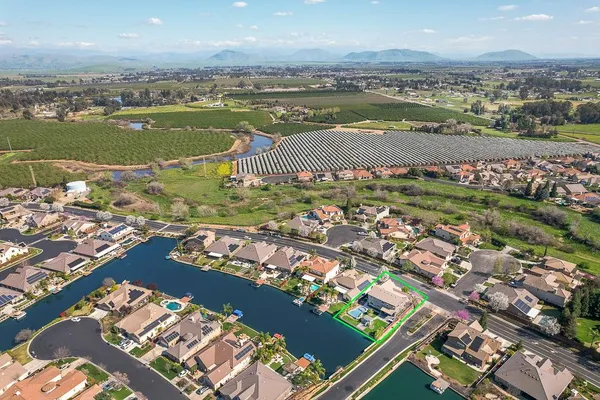 $890,000 | 4249 North Waterside Drive, Clovis, CA 93619