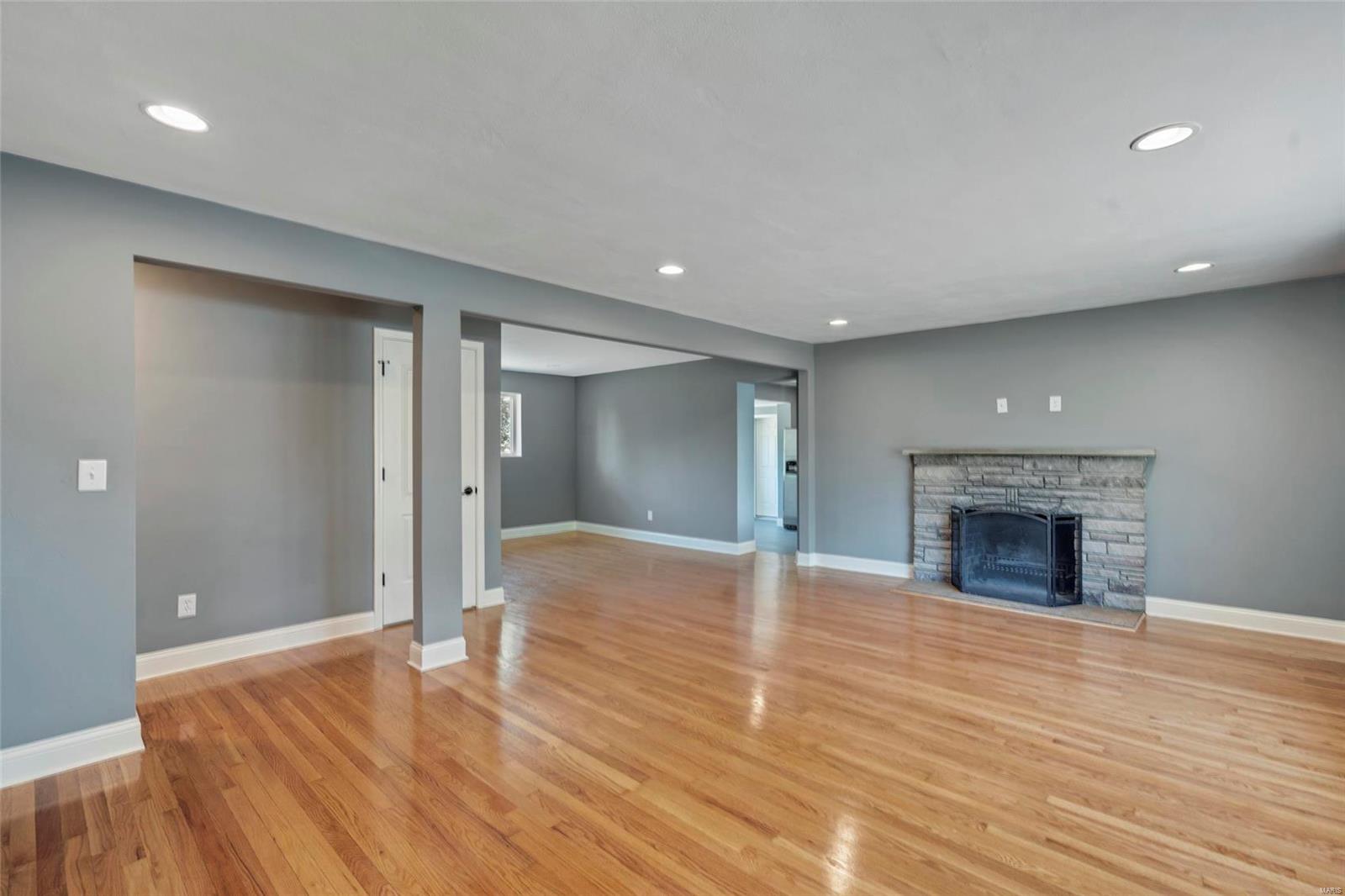 129 Holloway Road Ballwin, MO 63011 - Photo 12 of 37 Gallery Image 12