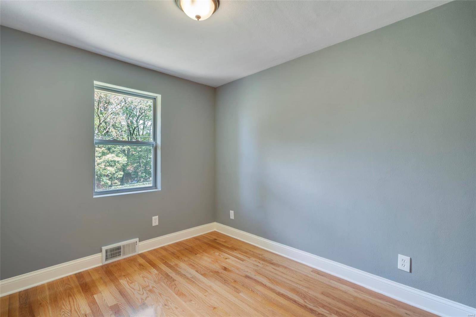 129 Holloway Road Ballwin, MO 63011 - Photo 21 of 37 Gallery Image 21