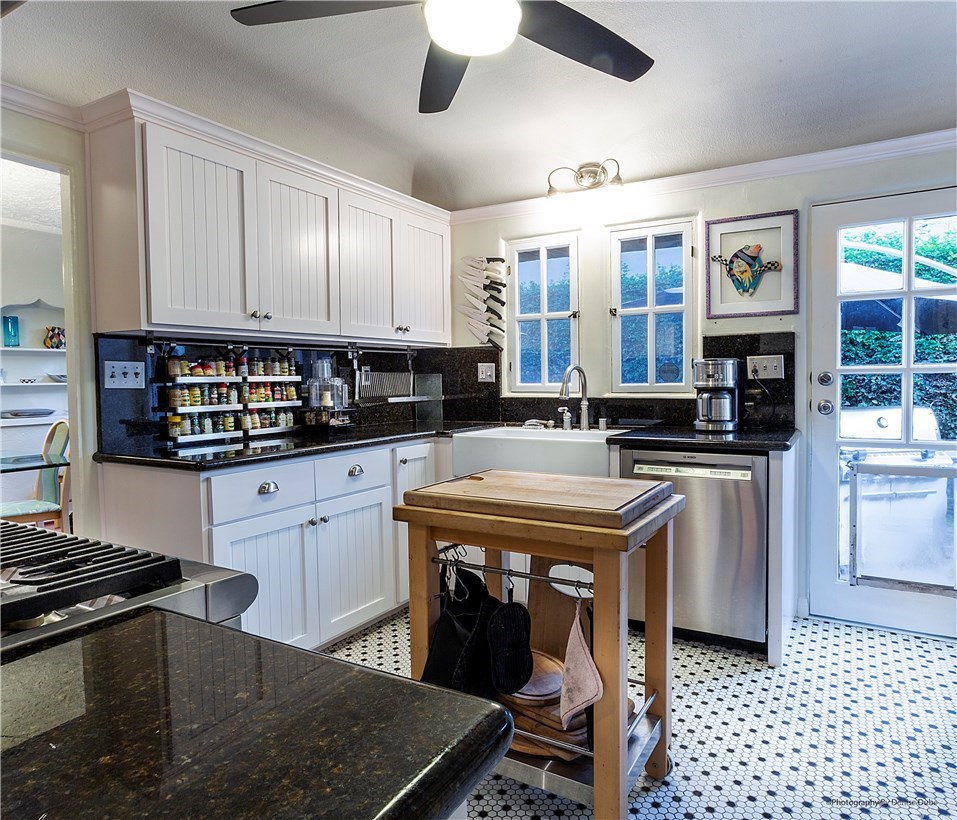 175 Granada Avenue Long Beach, CA 90803 - Photo 16 of 29 Kitchen with cove ceiling and windows face south.