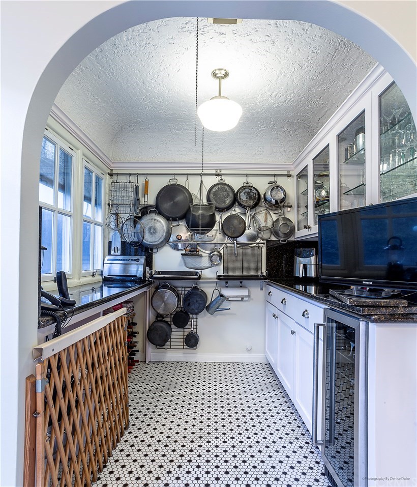 175 Granada Avenue Long Beach, CA 90803 - Photo 17 of 29 Walk in pantry with plenty of storage and work area.