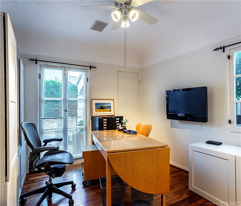 175 Granada Avenue Long Beach, CA 90803 - Photo 20 of 29 South bedroom that also works well for an office.
