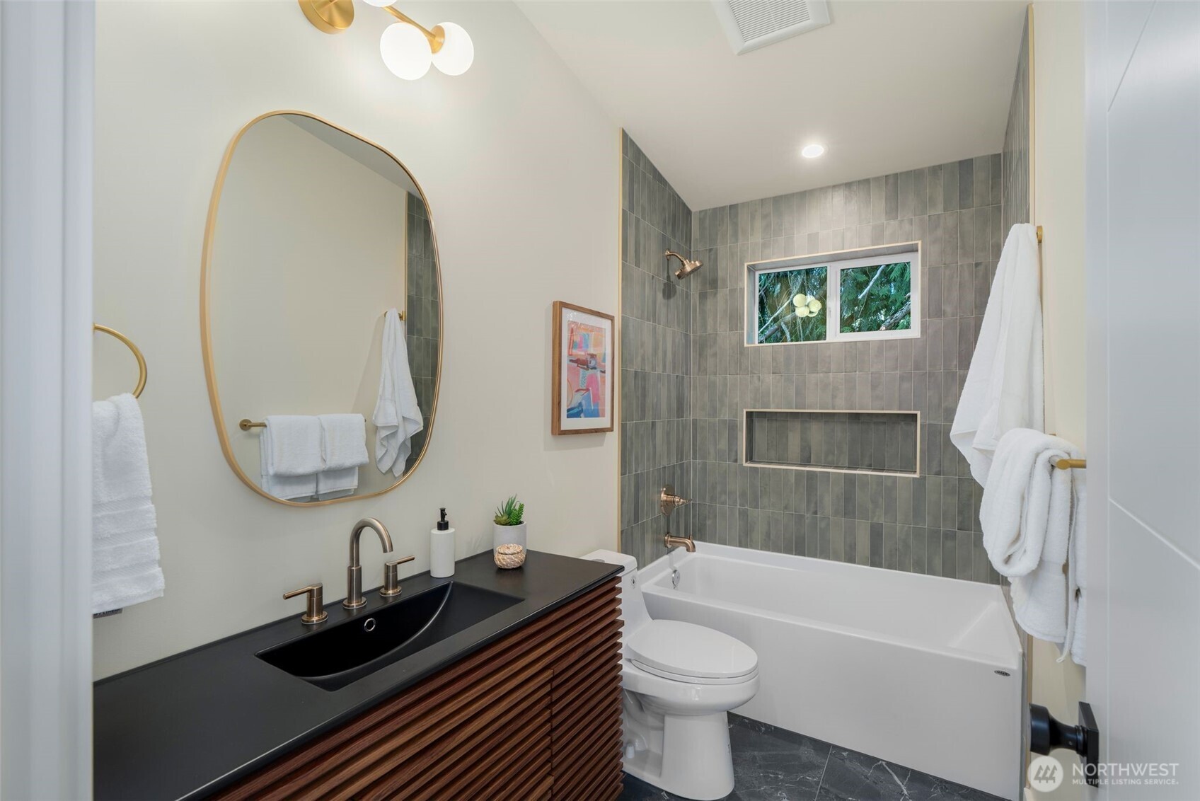 4413 50th Avenue Southwest Seattle, WA 98116 - Photo 19 of 36
