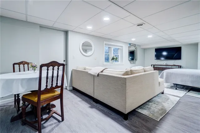 $295,000 | 17 Chenin Run, Perinton, NY 14450