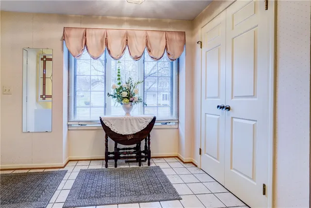 $295,000 | 17 Chenin Run, Perinton, NY 14450