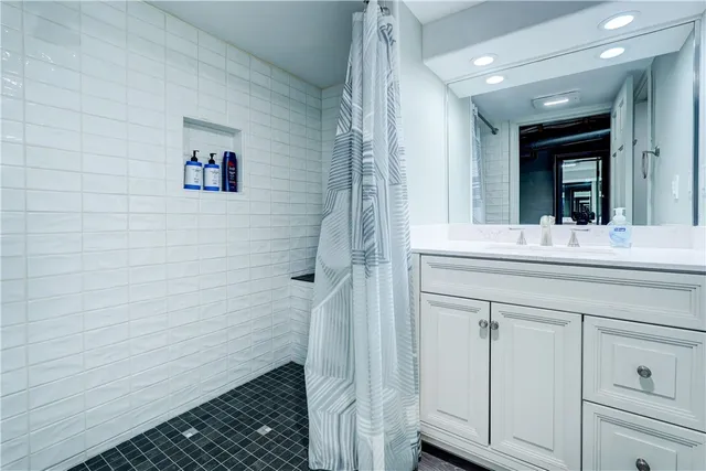 $295,000 | 17 Chenin Run, Perinton, NY 14450