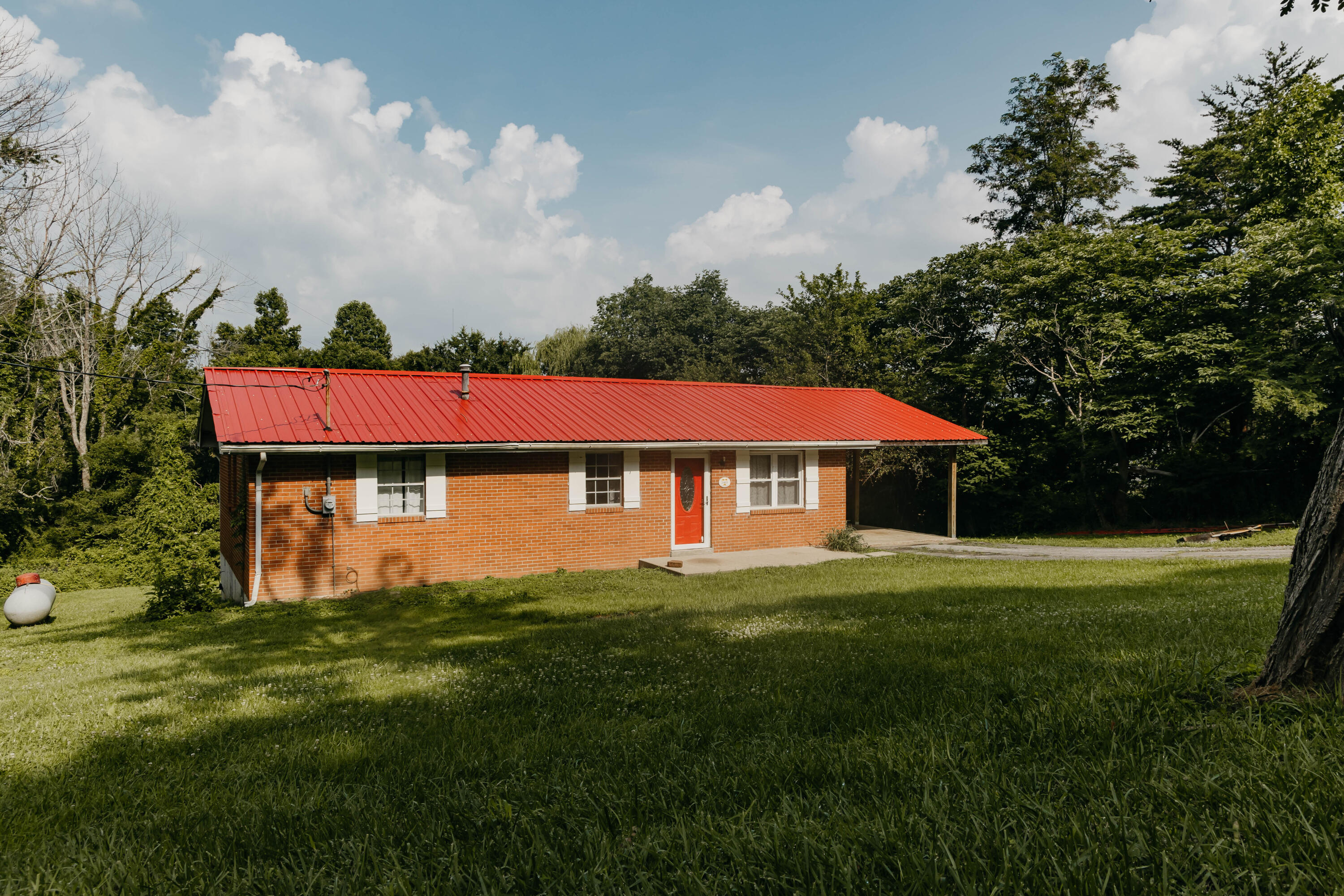 2465 Tarr Ridge Road Frenchburg, KY 40322 - Photo 1 of 28 FO7A9320krp