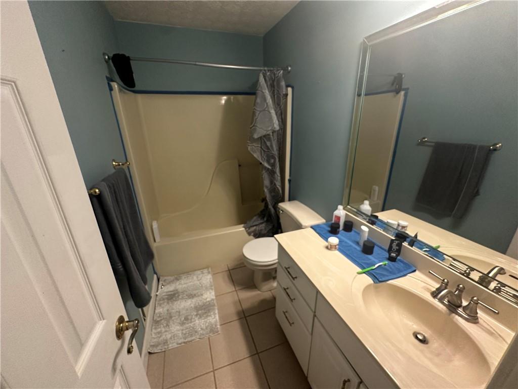 34 Deer Trail Stockbridge, GA 30281 - Photo 21 of 44 a bathroom with a sink vanity granite and toilet