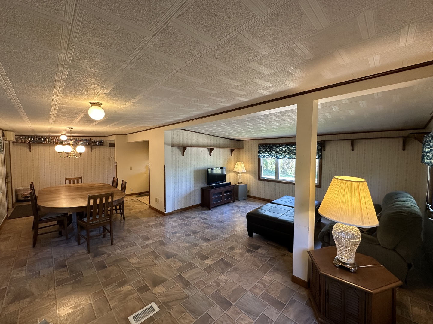 13629 Garden Plain Road Morrison, IL 61270 - Photo 16 of 28 a living room with furniture and a table