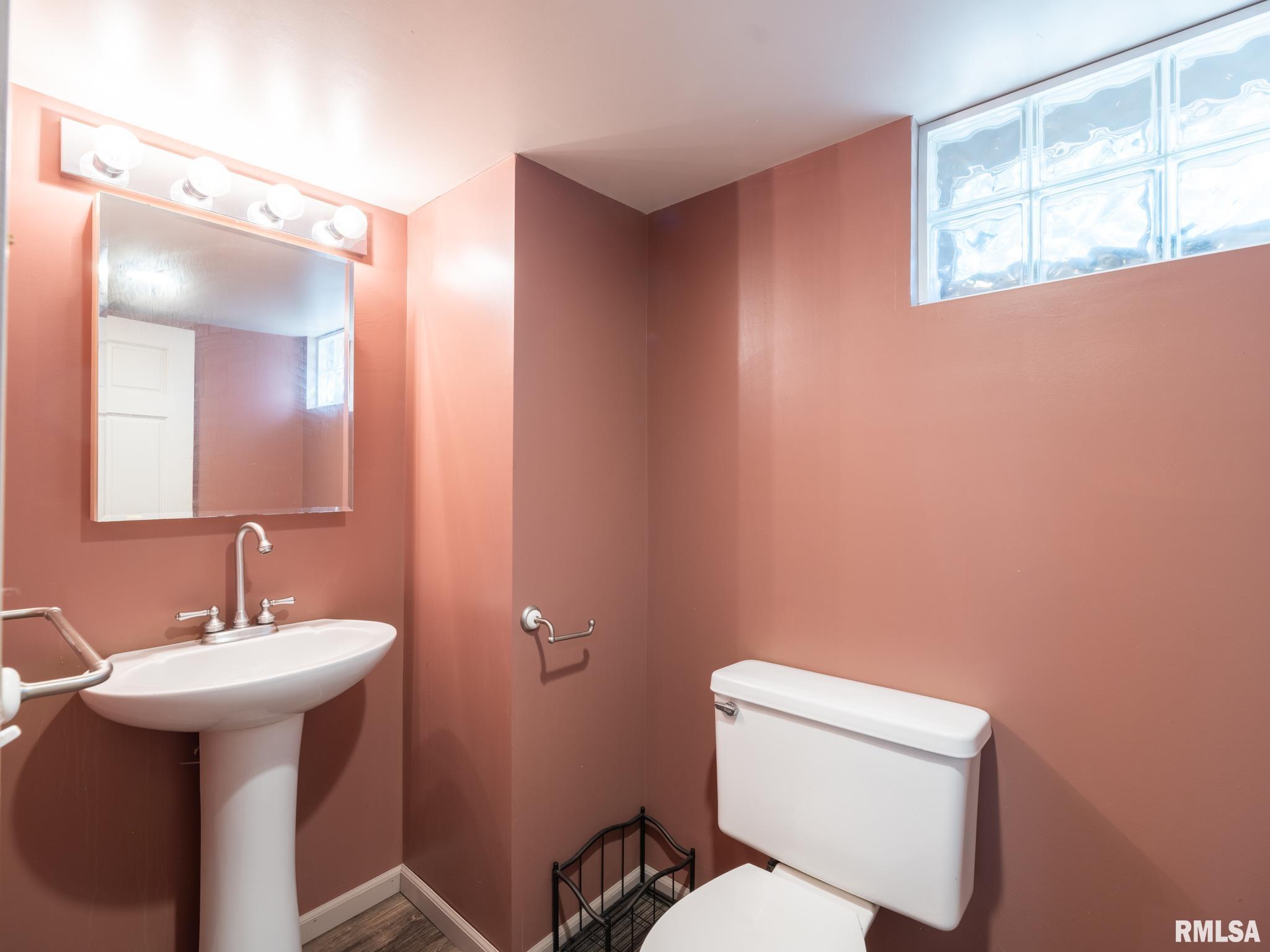 399 West Walnut Street Canton, IL 61520 - Photo 31 of 34