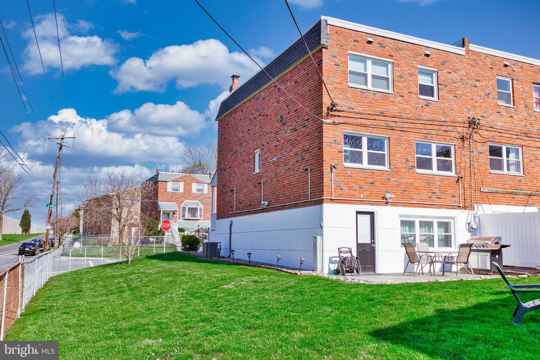 12001 Medford Road Philadelphia, PA 19154 - Photo 22 of 23 Side Yard