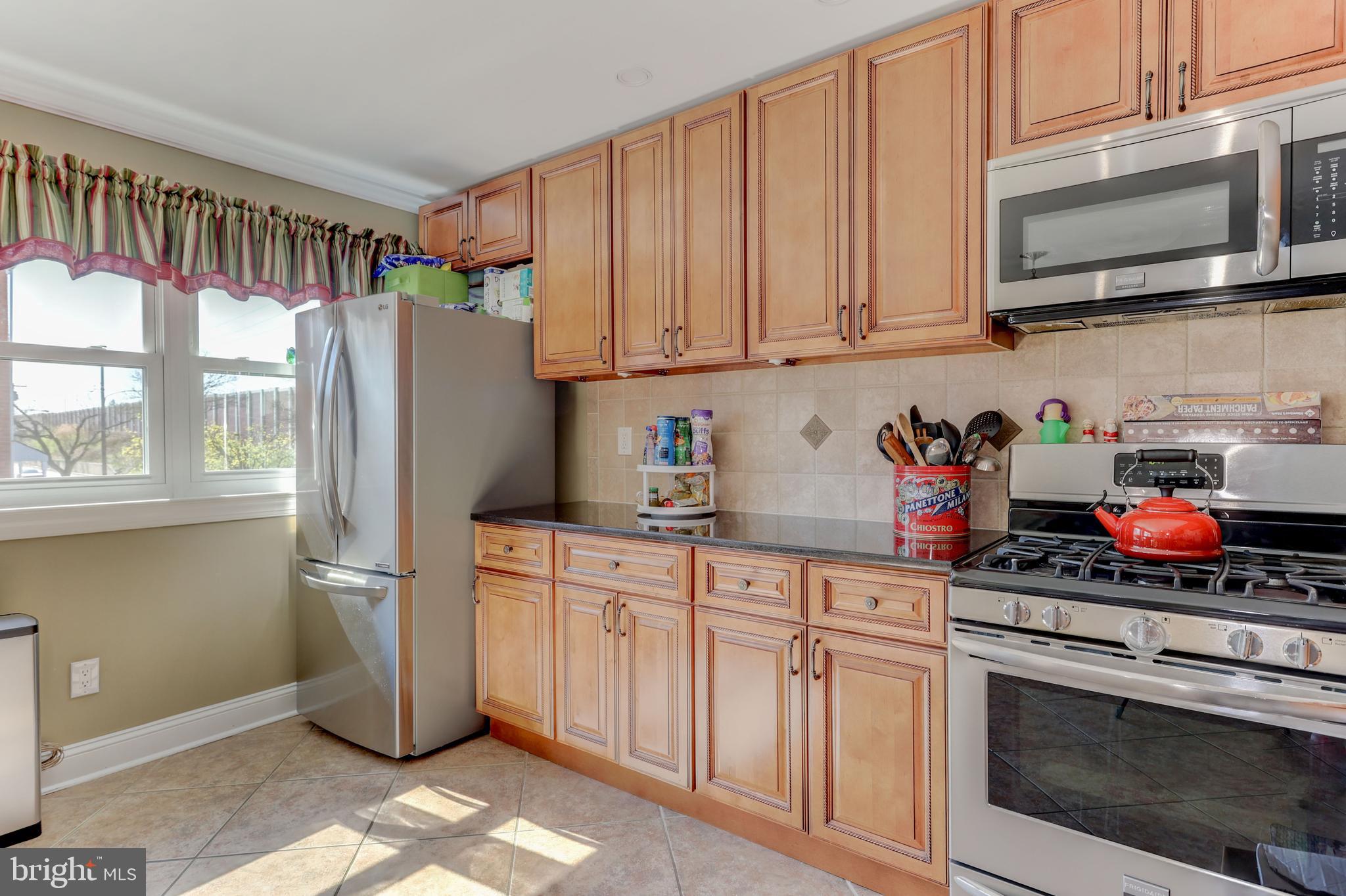 12001 Medford Road Philadelphia, PA 19154 - Photo 9 of 23 Kitchen