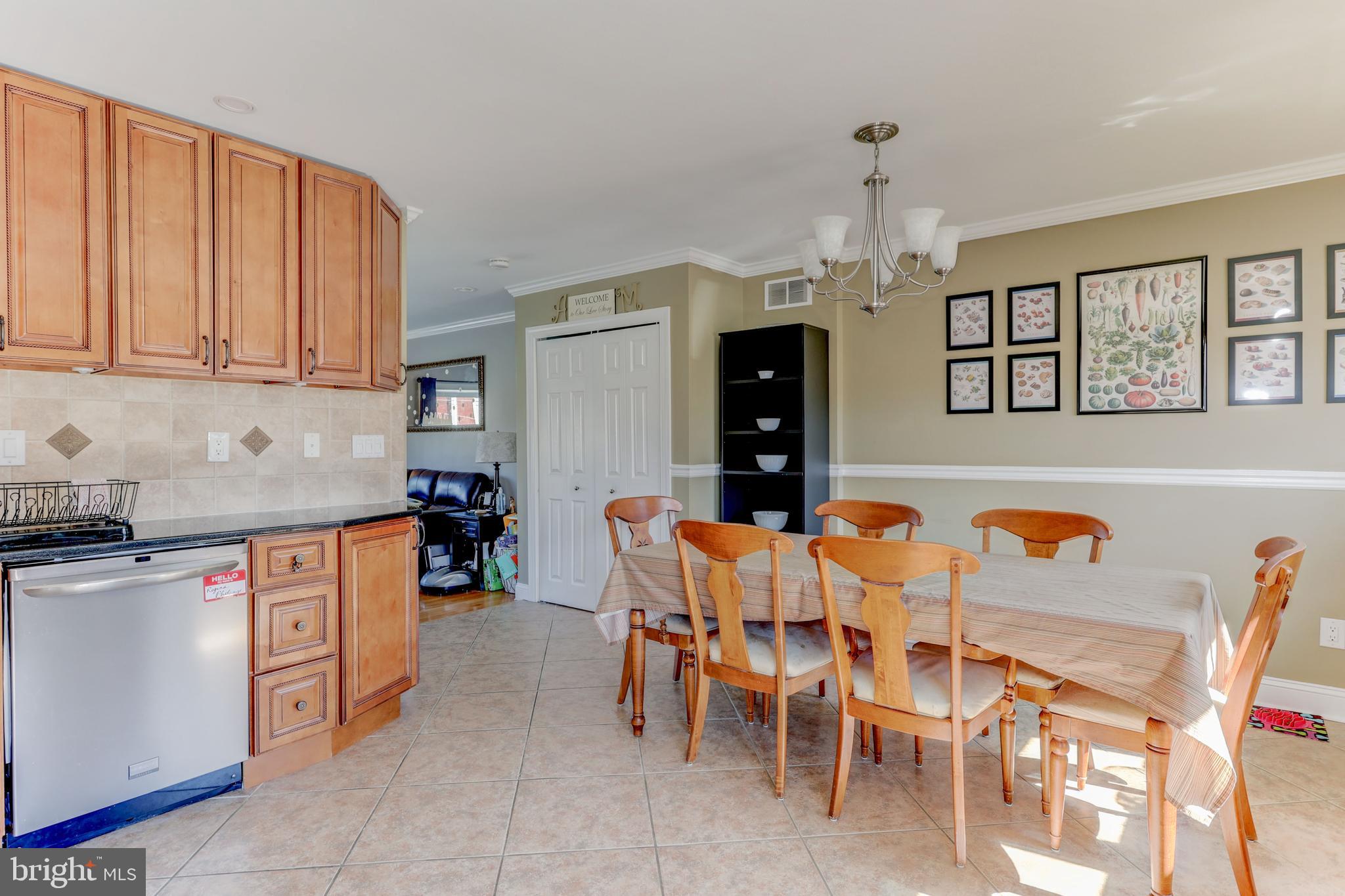 12001 Medford Road Philadelphia, PA 19154 - Photo 10 of 23 Dining Room