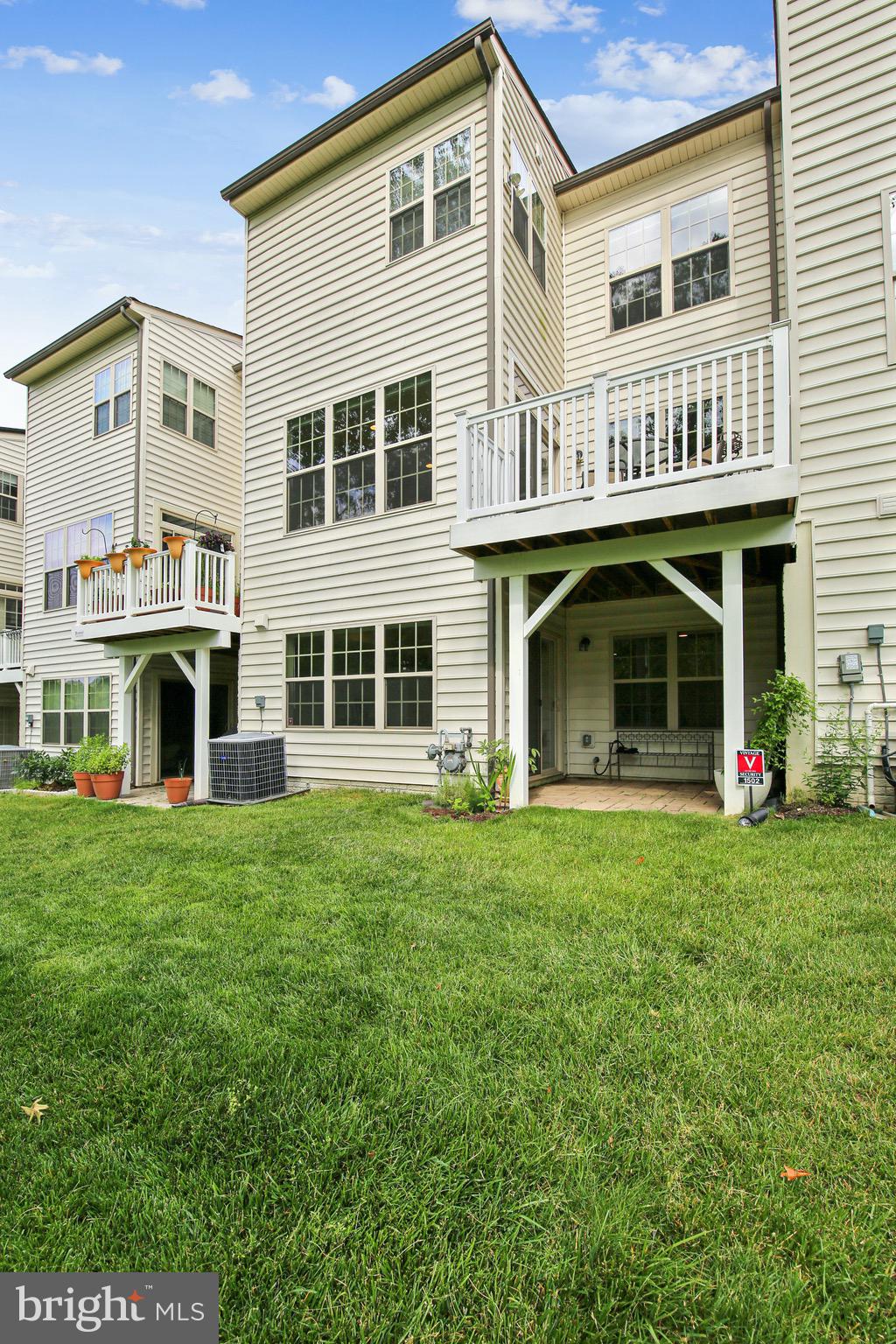 1502 Rabbit Hollow Place Silver Spring, MD 20906 - Photo 29 of 36 Exterior Rear