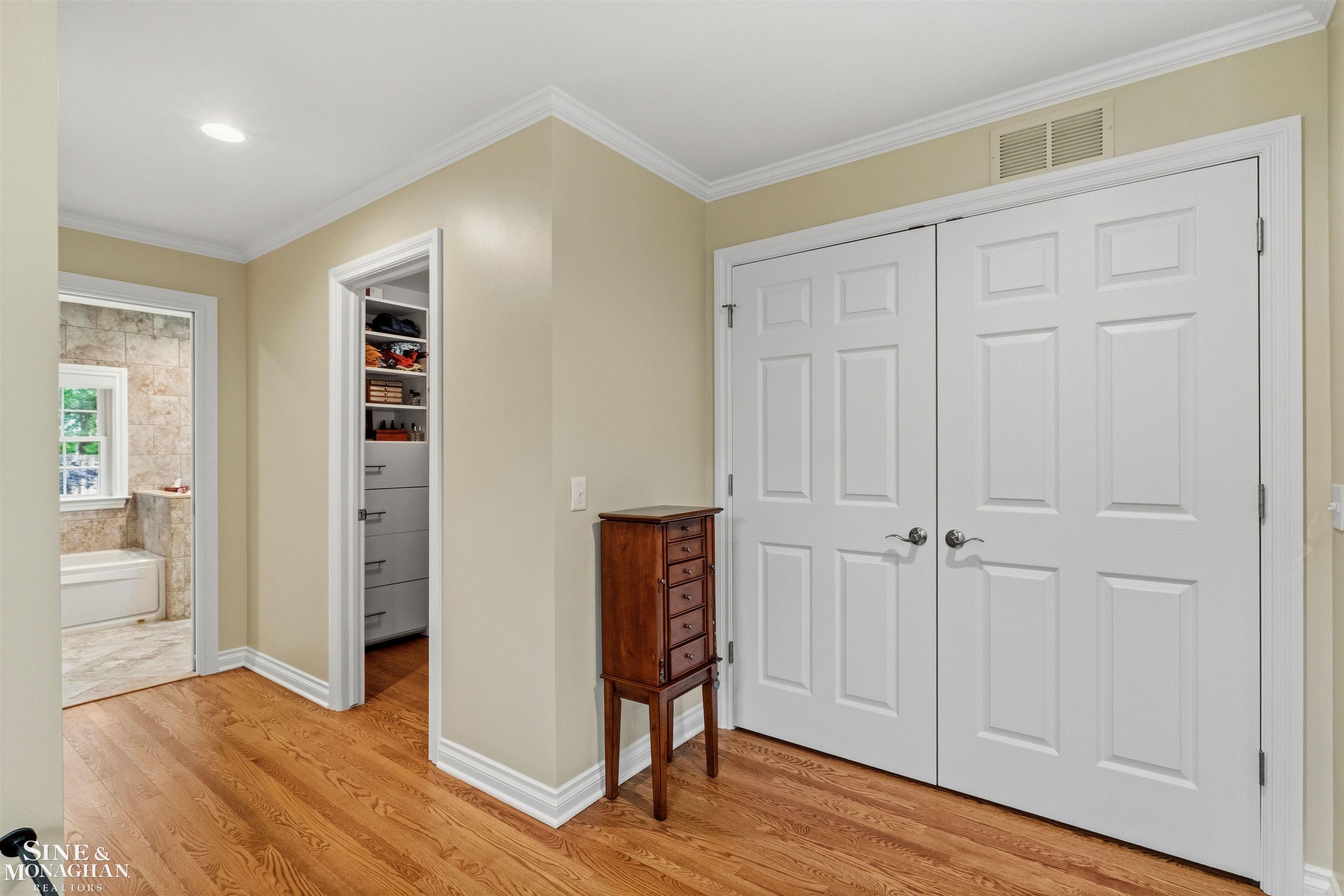 1061 North Renaud Road Grosse Pointe Woods, MI 48236 - Photo 19 of 63