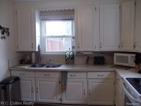 3786 Crooks Road Rochester, MI 48309 - Photo 9 of 18 DSC04612.jpg
