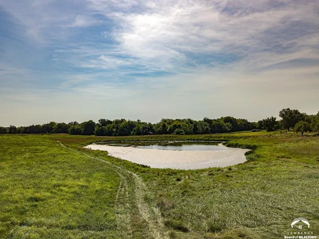 $490,000 | 80 East 1600 Road, Baldwin City, KS 66006