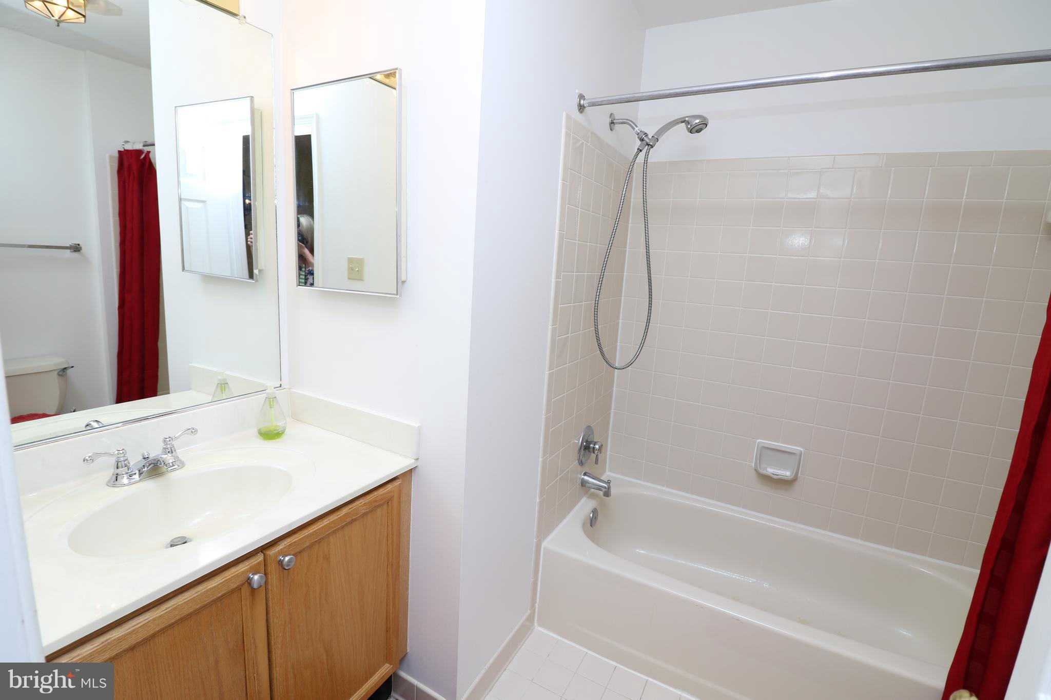 7281 Olde Lantern Way Springfield, VA 22152 - Photo 20 of 30 Upper Level Hall Bath